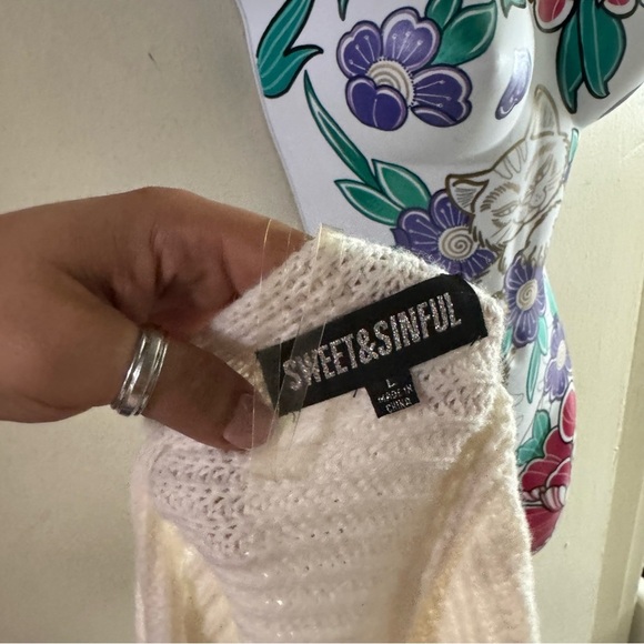 Francesca's Collections Cream Knit Sweater - Picture 5 of 5